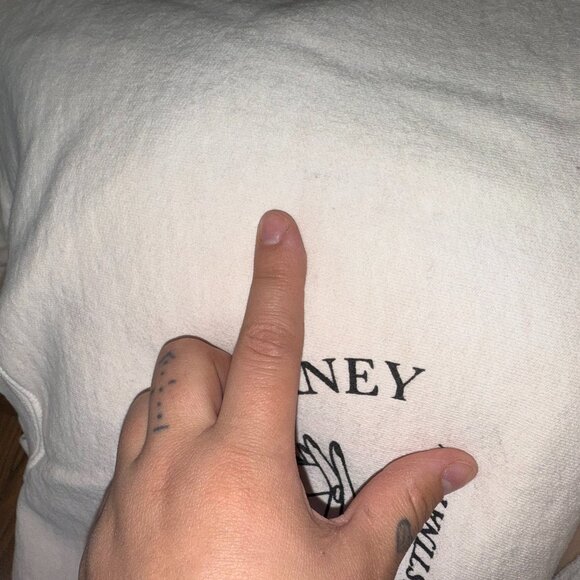 Cream Graphic Sweatshirt – Women’s Size M - Picture 10 of 10